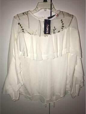 Highness Womens 1x Womens Beautiful White Floral Blouse NWT! A607